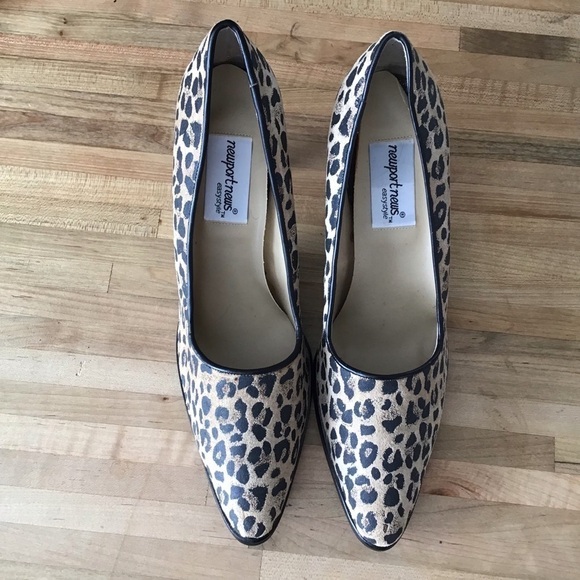 Newport News Cheetah print leather heels size 9 - Picture 2 of 6
